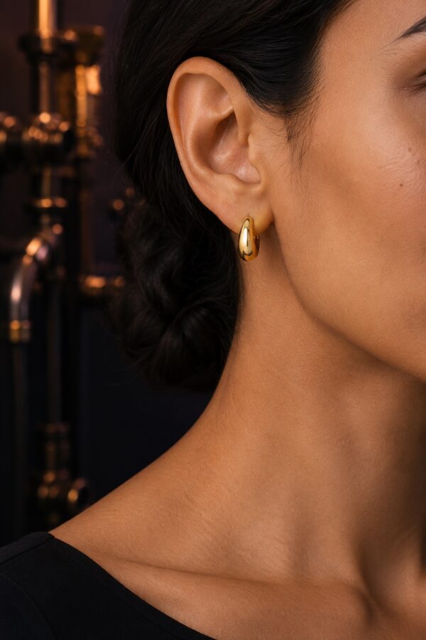 Hadley Crest Earring