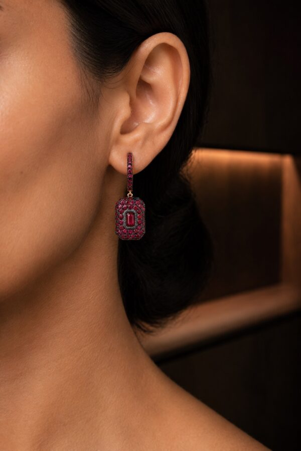 Isolde Crest Earring