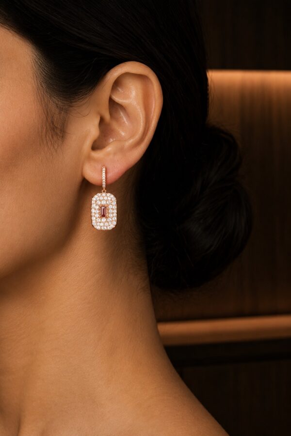 Isolde Crest Earring